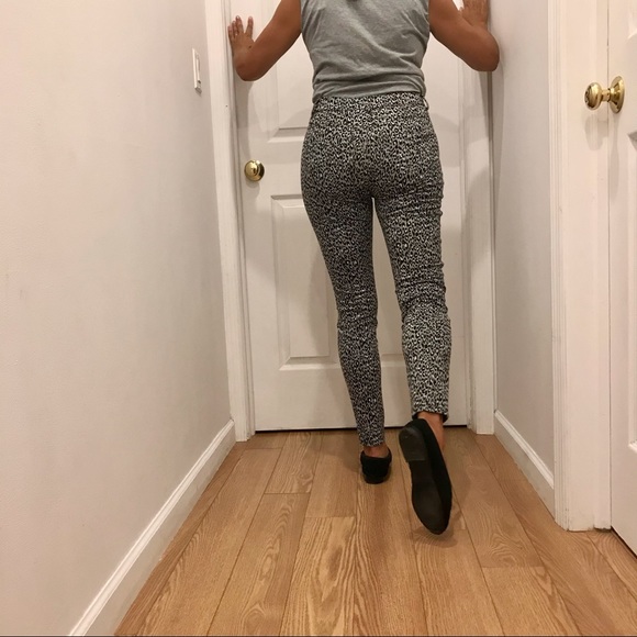 Express ‘leggings high rise’ ankle jeans. Size 4R - Picture 6 of 13